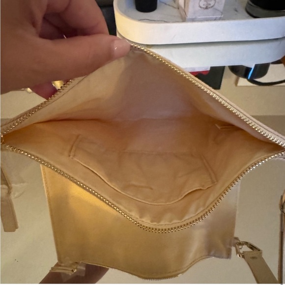 Burberry pouch/wristlet, New in pouch, no call-outs, plastic still on hardware - Picture 7 of 9